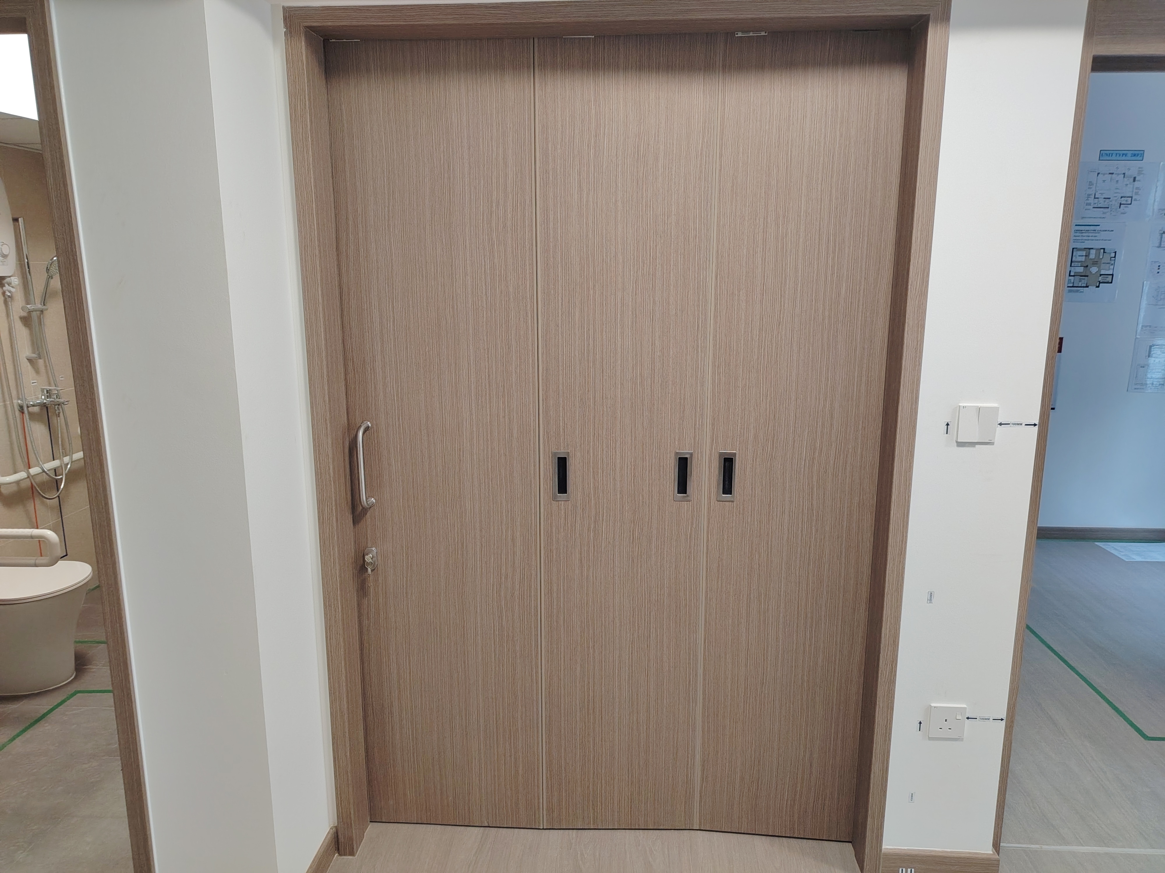 BESLON Luxury WPC Bi-Fold Door Waterproof Minimalist Design For Bathroom Bedroom &amp; Kitchen In UAE Villa &amp; Hotel
