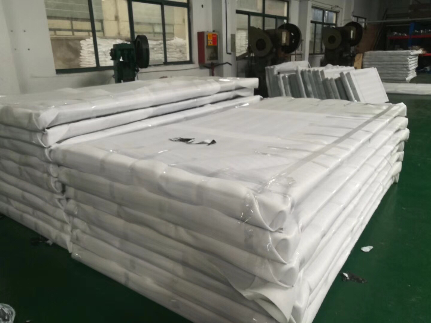 Modern Aluminum Alloy Louver Window with Automatic/Manual Ventilation Shutters and Outdoor Use