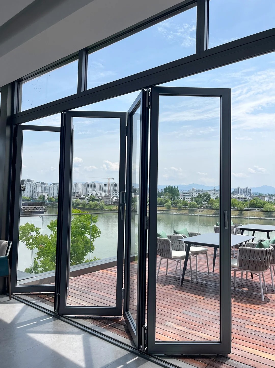 AS 2047 High Quality Thermal Break Hurricane Proof Patio Double Glass Exterior Accordion Folding Door Aluminum Bifold Doors