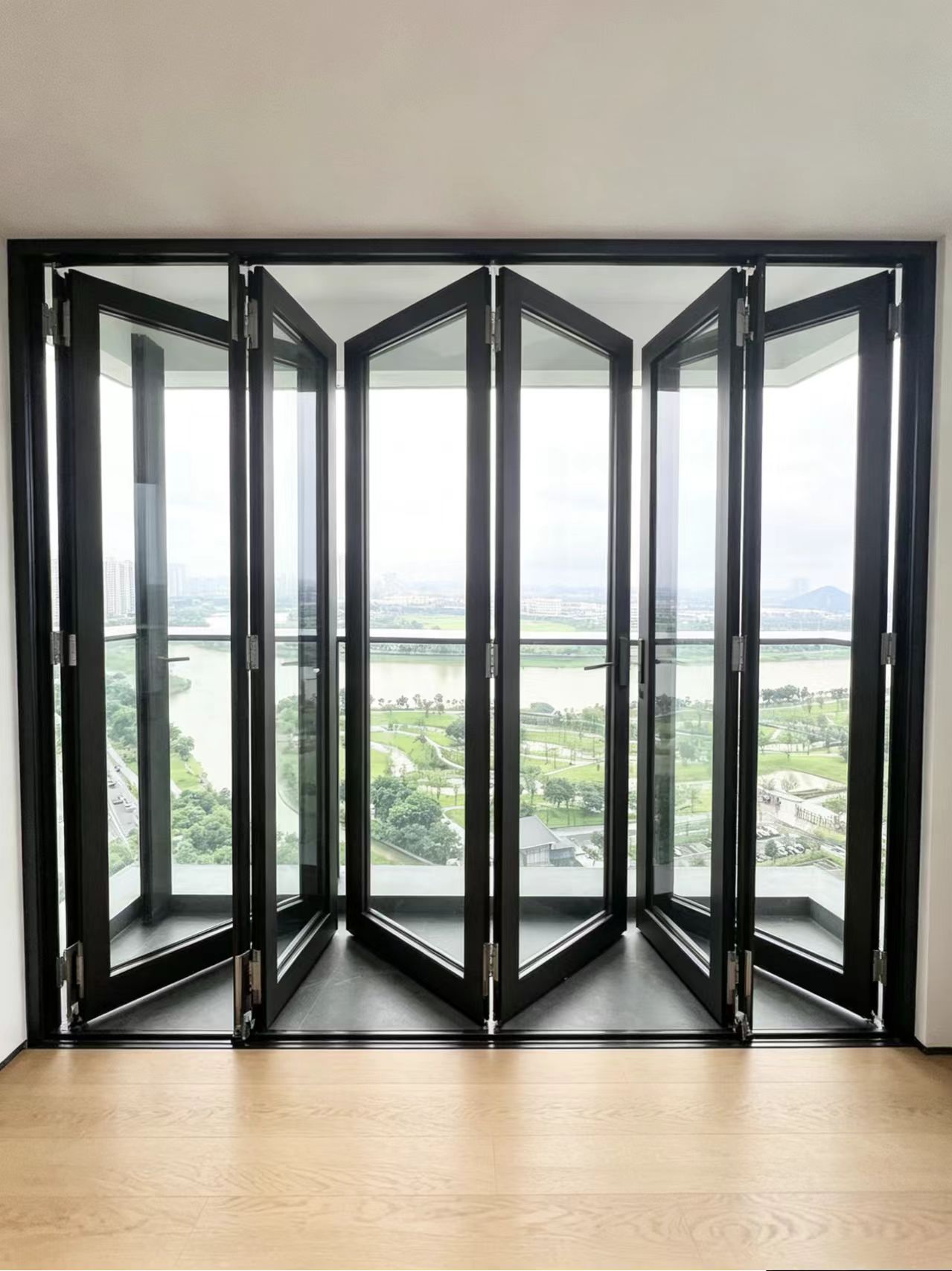 Thermal Break Aluminum Bi-Fold Door, Multi-Panel Folding Glass Door for Balcony/Patio, Waterproof &amp; Soundproof