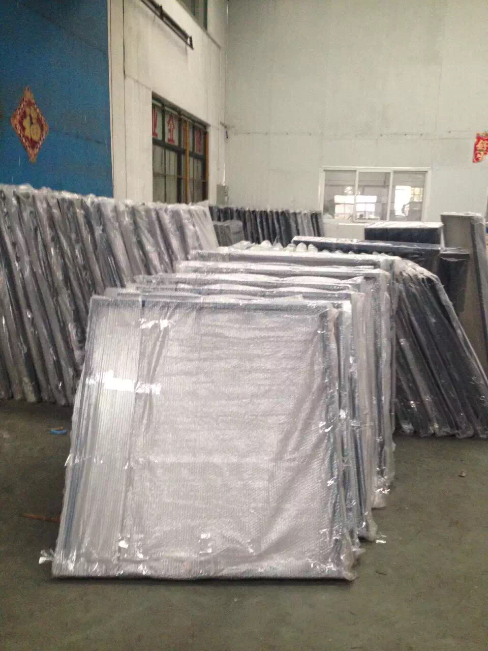 Modern Aluminum Alloy Louver Window with Automatic/Manual Ventilation Shutters and Outdoor Use