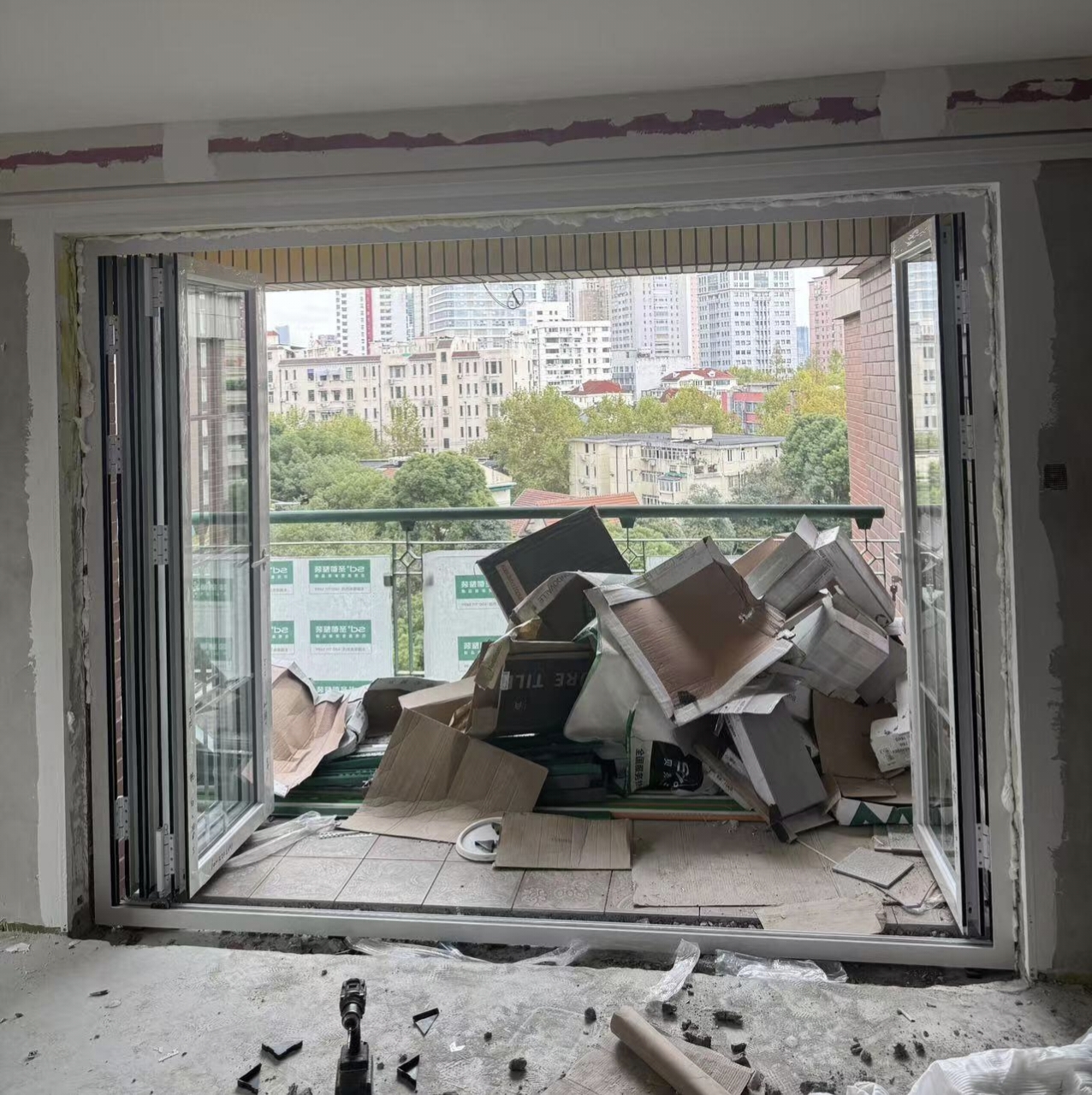 CE Certified Air Water Tight Exterior Assembly for Chain Hotel Balcony and Tourist Lounge Space Folding Door