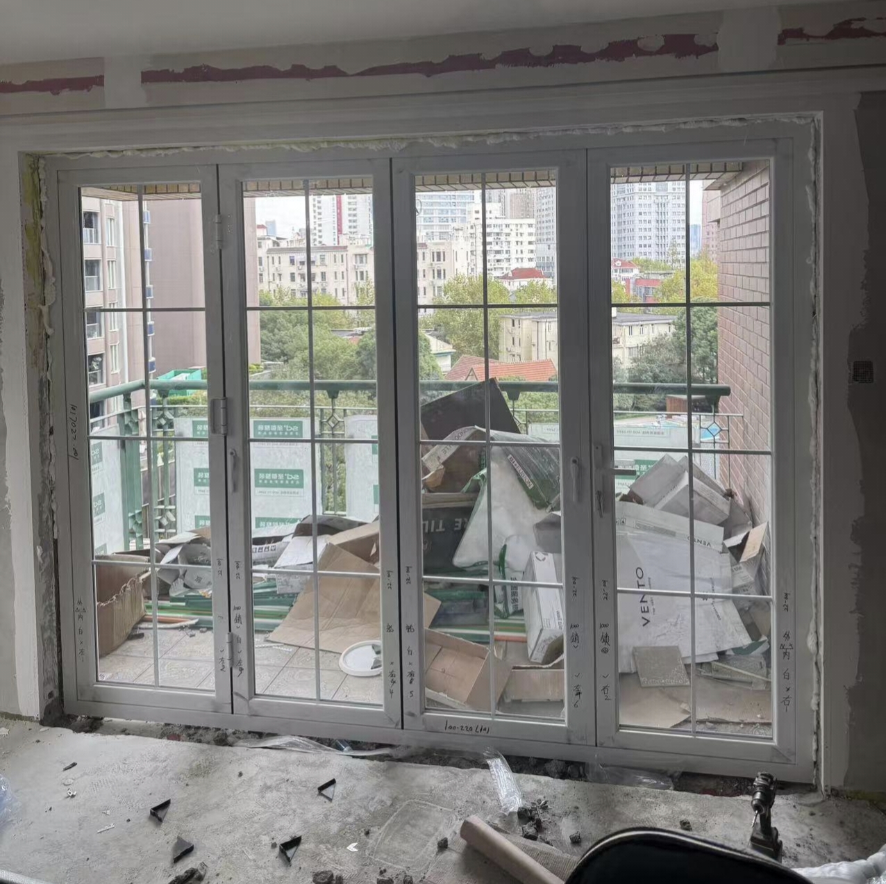 CE Certified Air Water Tight Exterior Assembly for Chain Hotel Balcony and Tourist Lounge Space Folding Door