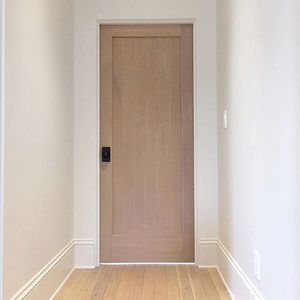 Modern Interior Design Solid Wood Painted Door High Quality White Oak Door Veneer